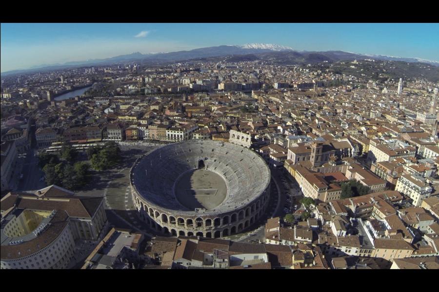 Itermind's tweet image. Panorami cittadini da un punto di vista particolare...quello dei #droni..itermind.altervista.org/?p=520 @RitwittoeSeguo