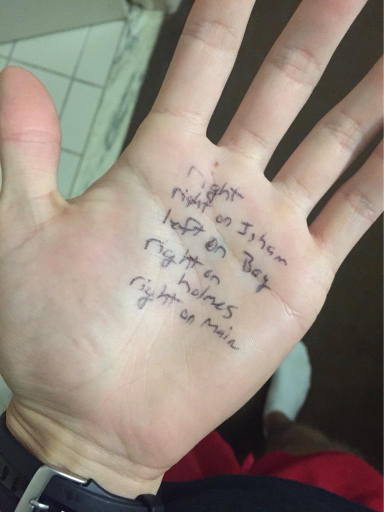 SirChainz's tweet photo. When you're on vacation and need to go run but have zero idea where you're going #HandMap http://t.co/n5BTMBDbT2