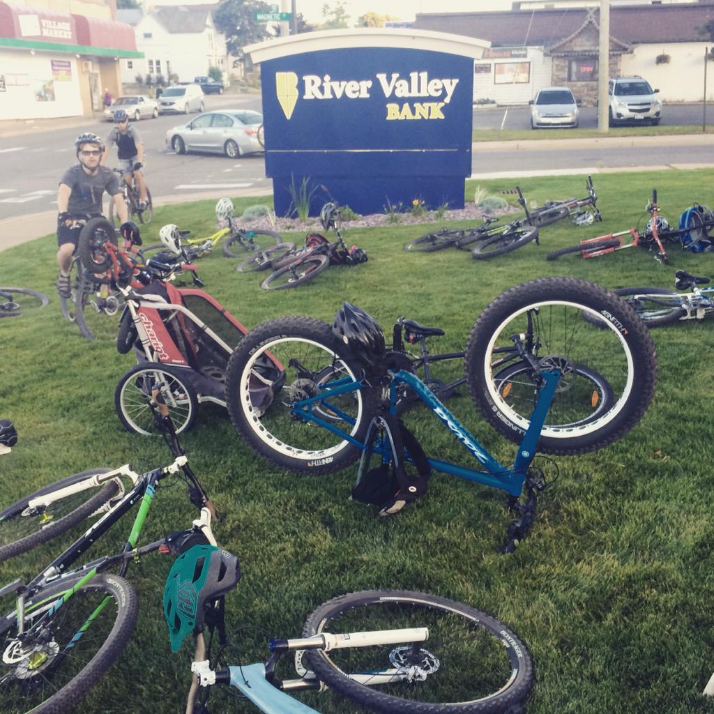 UPMTB's tweet photo. The @RiverValleyBank / @quickstopbike group ride was a great time! Somewhere around 90 riders came to ride #upmtb http://t.co/TYdWUd9Elv