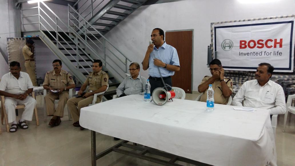 nashikpolice's tweet photo. BOSCH Limited donated 550 cots to Nashik City Police staff coming for Kumbh Mela 2015-16 bandobast. Thanks BOSCH. http://t.co/GdTwx2wMW3