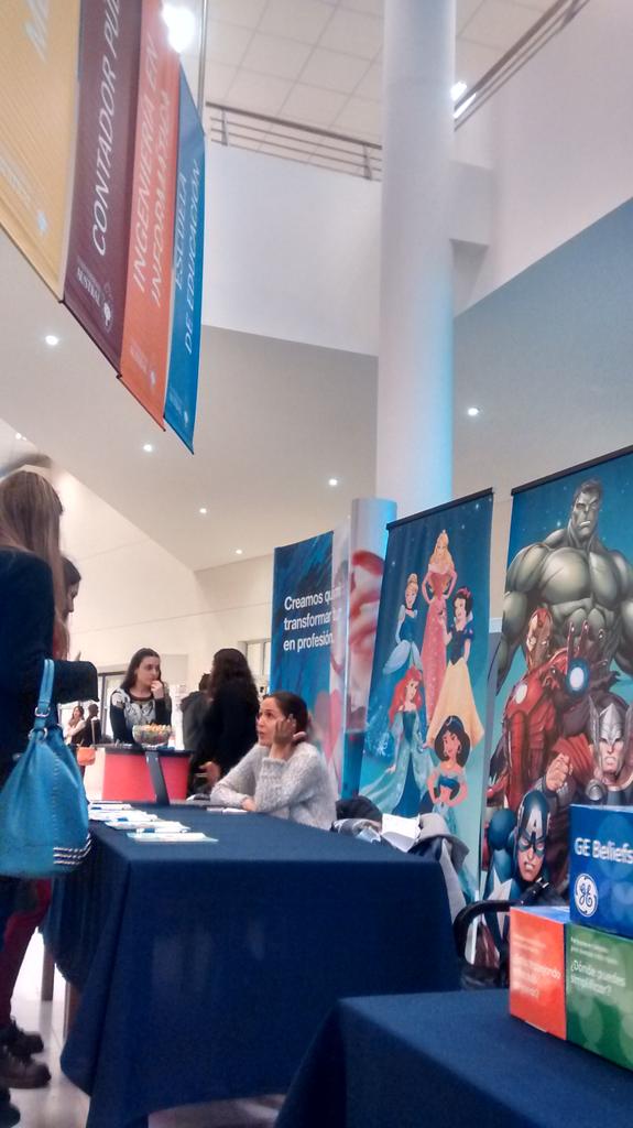 belu_rt's tweet photo. Acaba de empezar la #FeriaempresasUA , el evento de la @UnivAustral con 24 grandes empresas, ¡y muchas actividades! http://t.co/eh0wqJajZQ