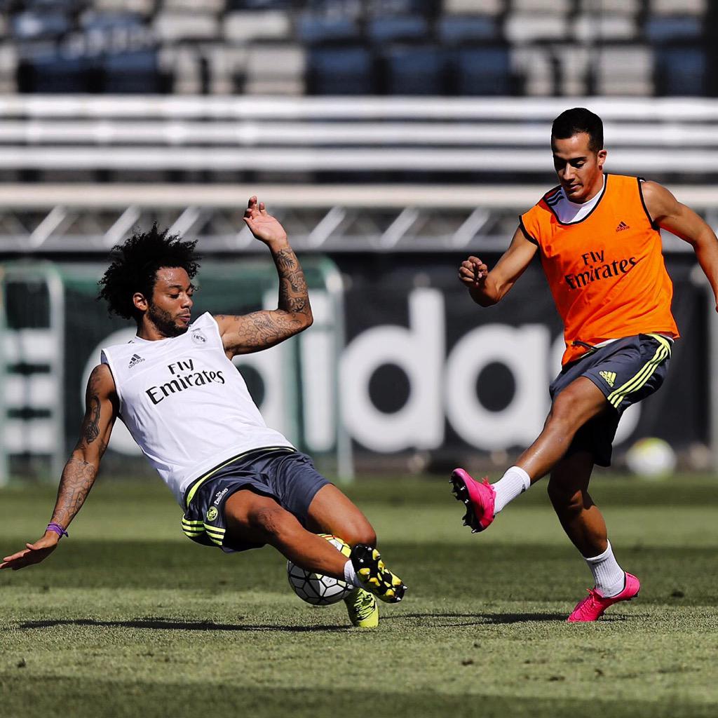 MarceloM12's tweet photo. Training Hard ⚽️ http://t.co/OpauAoCchl
