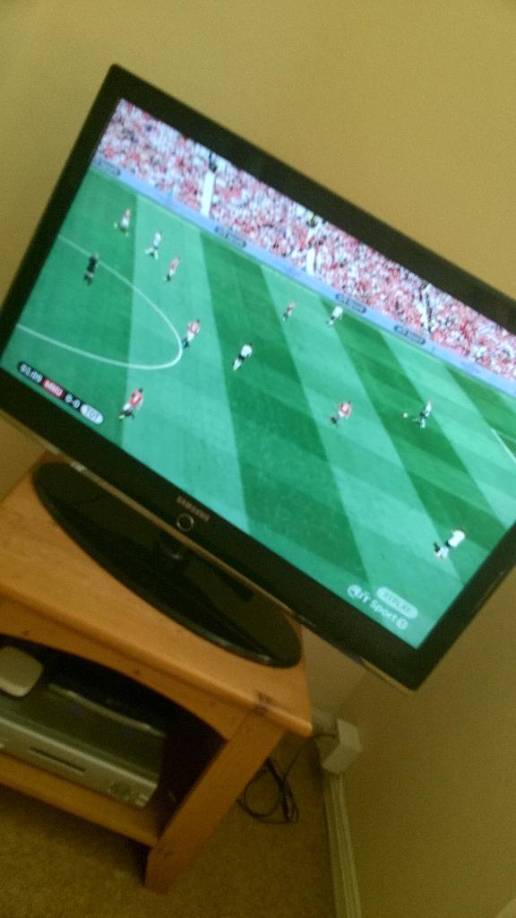 DanielleKatieJ's tweet photo. Day 1 of having BT Sport 😁 #premierleague http://t.co/qANfayvOyI