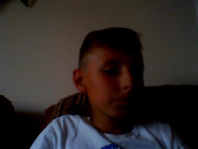 Kamilkox857's tweet photo. jak wyglądam oceń ! http://t.co/yBuw33gw4c