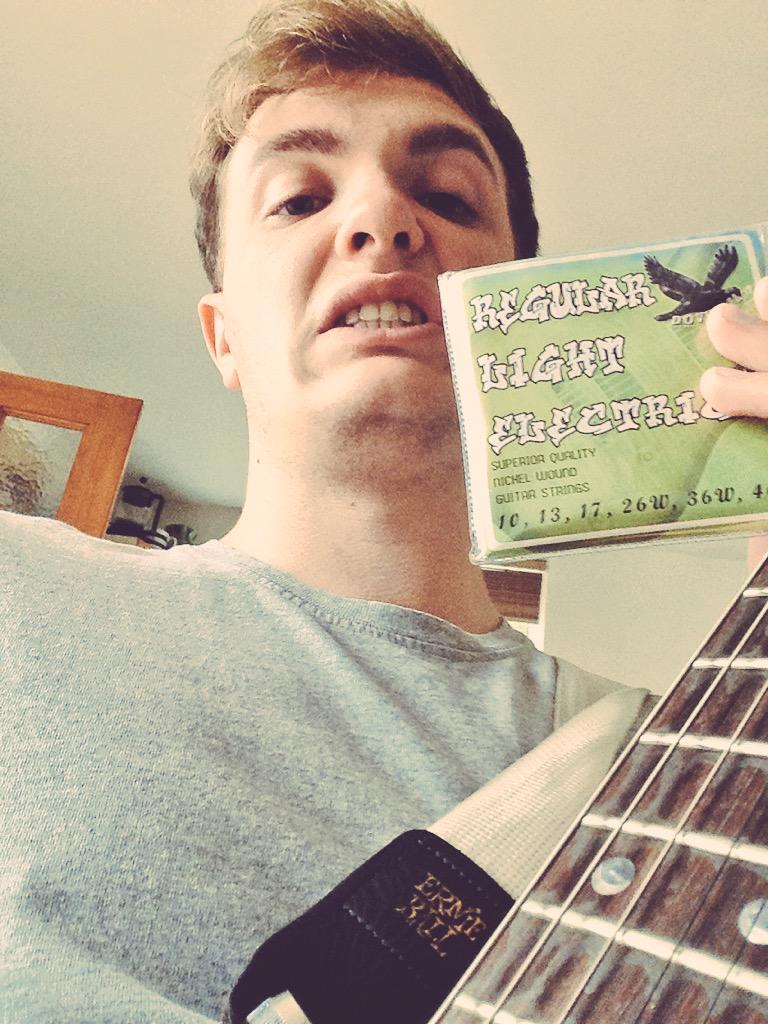 Restringing my PRS for the 1st gig of tour after yesterday's false start.. Chrz for the sponsorship <a href="/dovetailstrings/">Dovetail Strings</a>