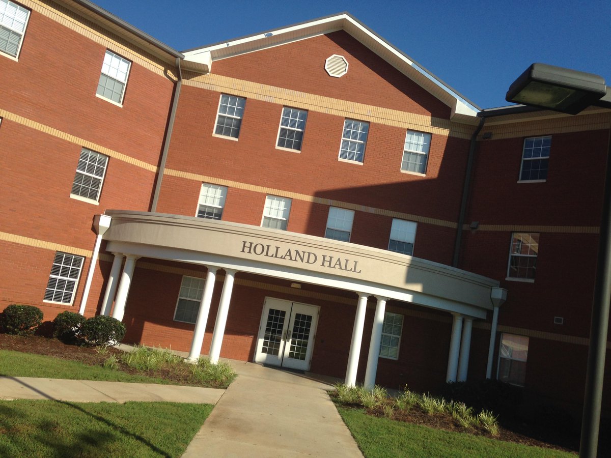 OUHollandHall's tweet photo. We are ready for the freshmen!!! #StandOut #HealthyCampus2020 #OUPride #HollandHall http://t.co/uxYGoBInv6