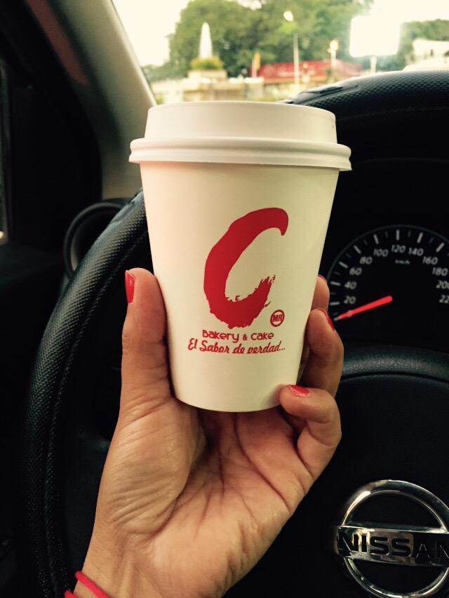 jekka_ortiz's tweet photo. Para terminar de despertar un riquísimo Café de @CoffeeCenterVhs 😉😎 http://t.co/PY8OIfXvzc