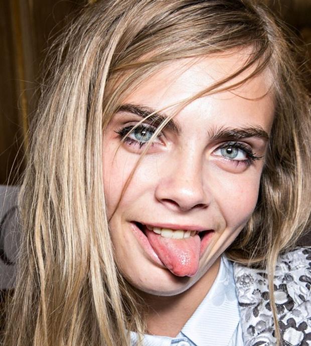 Qué tiene muuuy de buenas a CARA DELEVINGNE??? Entérate ya->  