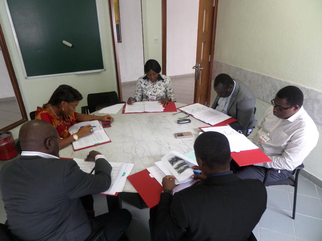 FirstBankngr's tweet photo. The class has been grouped into 3, they will be back with presentations from chosen survey. #FirstSustainability http://t.co/gMahJB1XpR