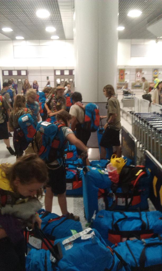 All baggage collected and on our way back to #Yorkshire <a href="/ukcontingent/">UK Contingent 🇬🇧⚜️</a> <a href="/GirlguidingNEE/">Girlguiding North East</a> <a href="/CYScouts/">Central Yorkshire Scouts</a>