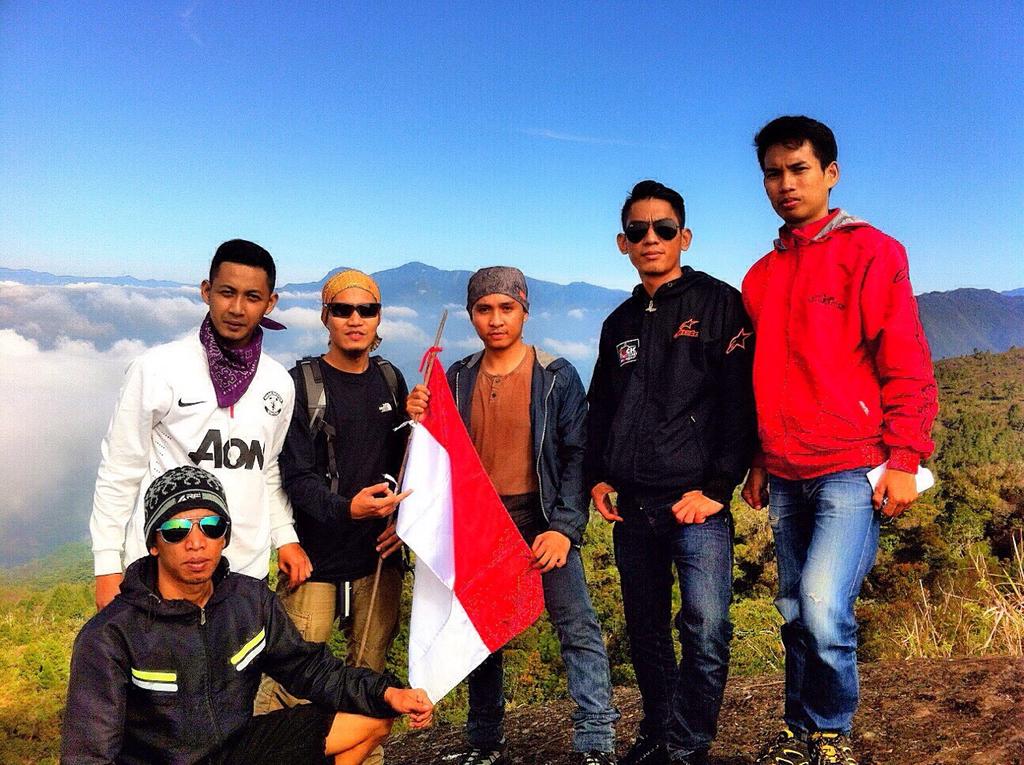 HeryMandra's tweet photo. Jangan dirumah terus, Indonesia Itu Indah #09Agustus2015 #PuncakSesean2100mdpl #TanaToraja #MyTripMyAdventure http://t.co/GOnwSIErBH