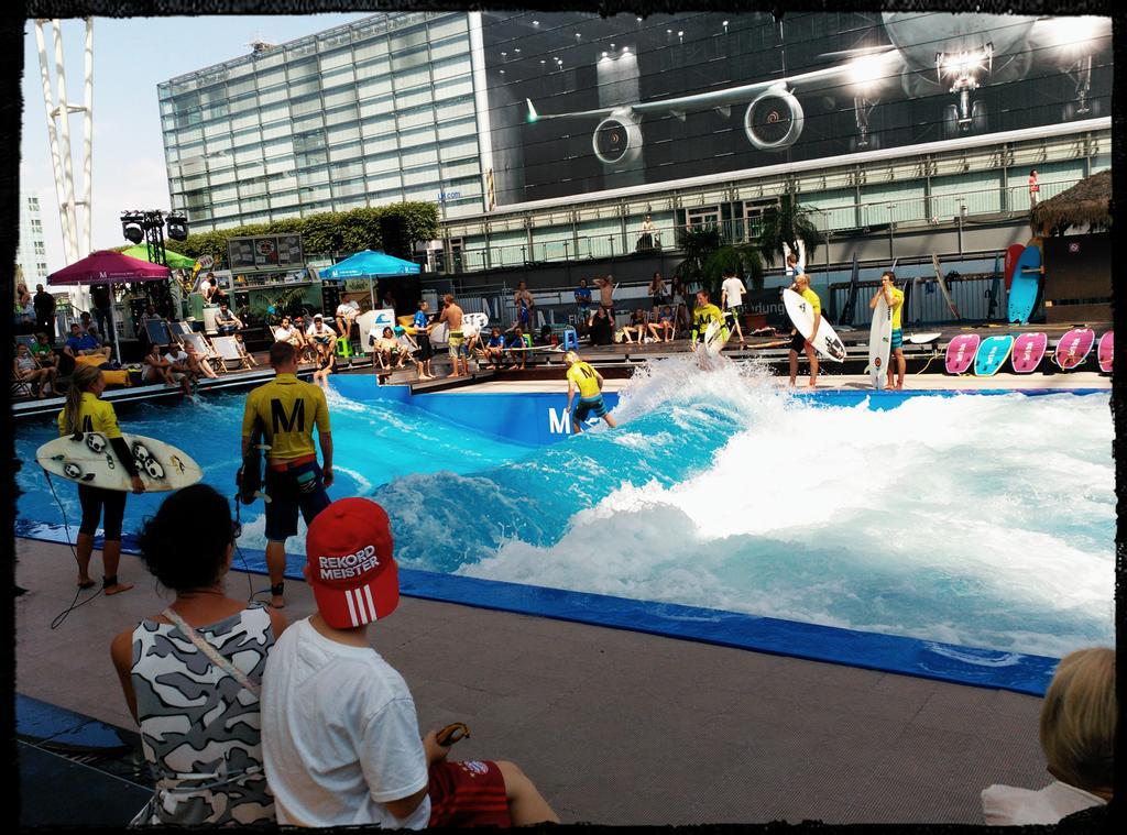 Inruve's tweet image. Y yo voy y me dejo la tabla en casa! #flipada #meencantanlosalemanes #notenemosolaspueslasinventamos @tricia4a