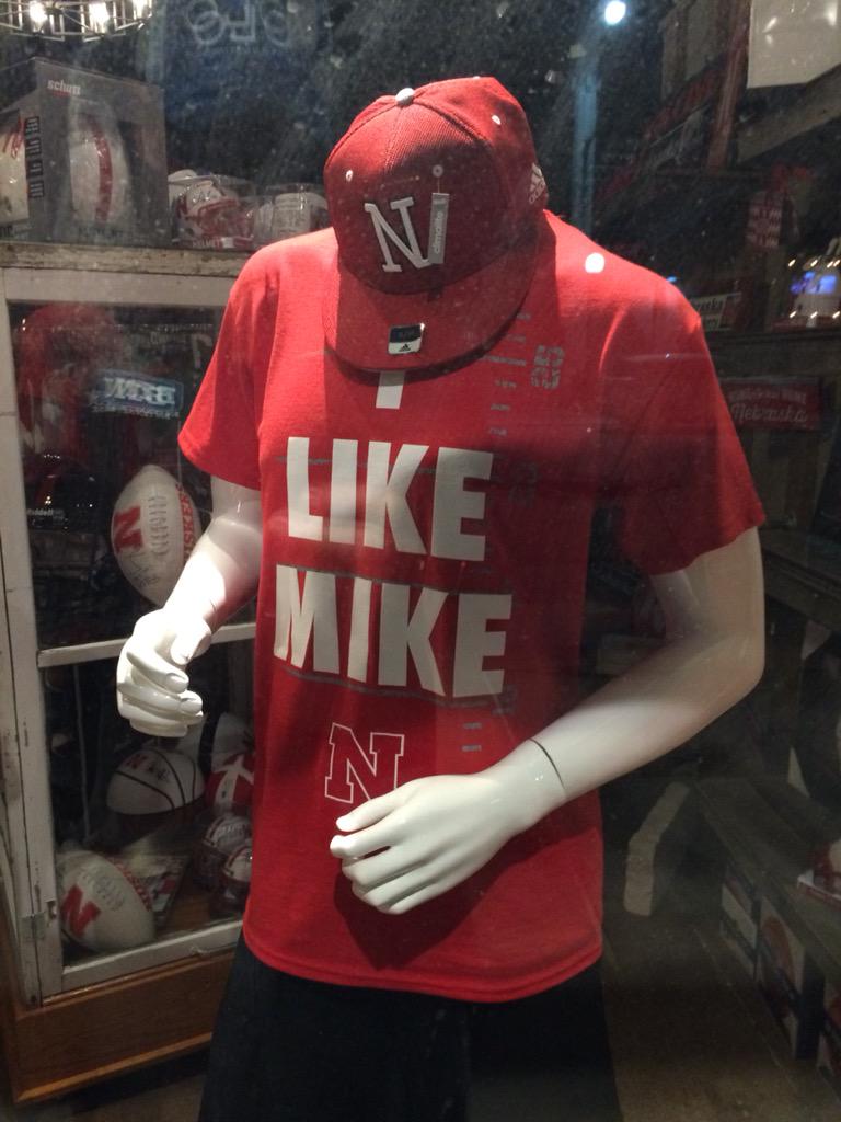 “@BTNTomDienhart: For sale in the Haymarket district in Lincoln for <a href="/Huskers/">Nebraska Huskers</a> fans. ”

Found only at Best of Big Red!