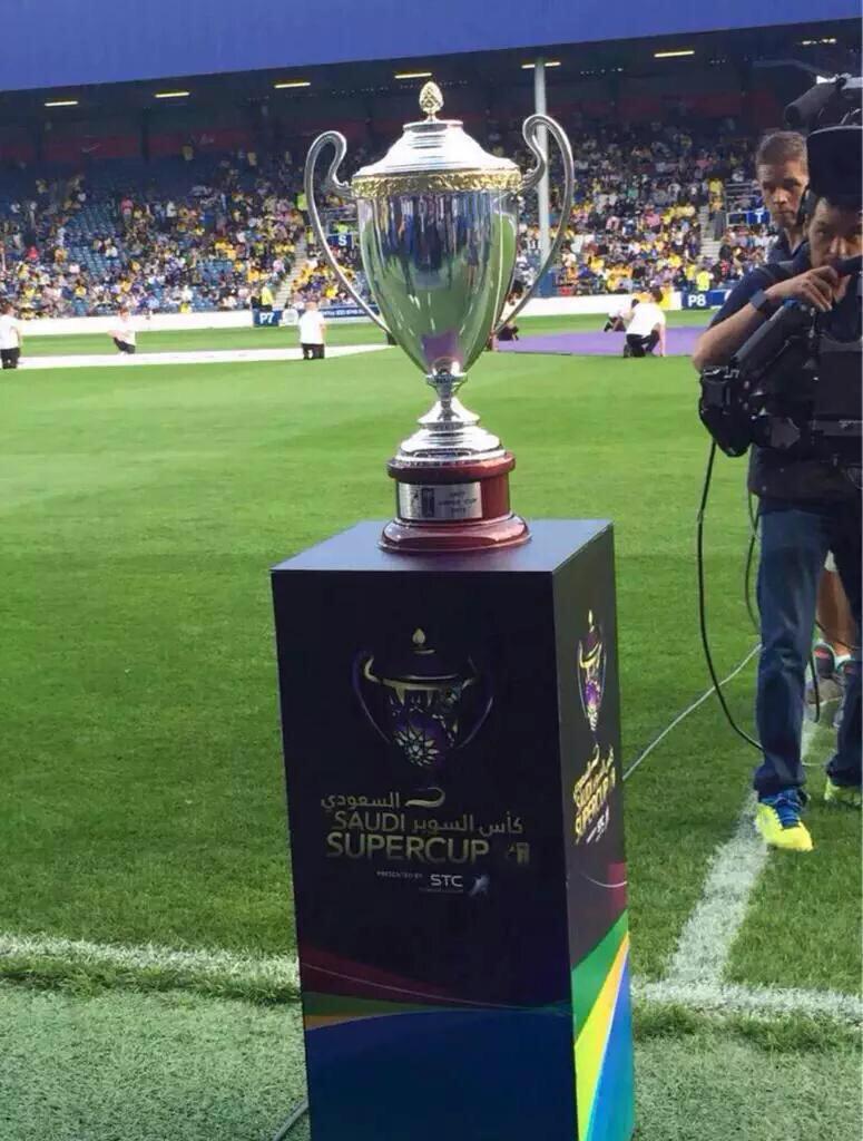 mansuorr13's tweet photo. ألف مبروك للزعيم 💙،العظماء هم من يصنعون التاريخ  في ليله كرويه شهدتها لندن  #الهلال_النصر http://t.co/Bj9qPd0li8