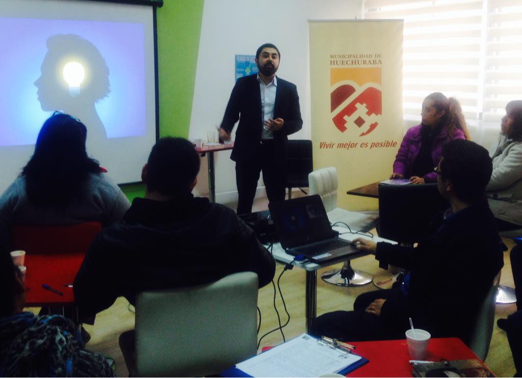 Huechuraba_E's tweet image. En plena charla con @TadashiTakaoka en @Huechuraba_E #Innovación qué tiene que ver conmigo? #sparktalk