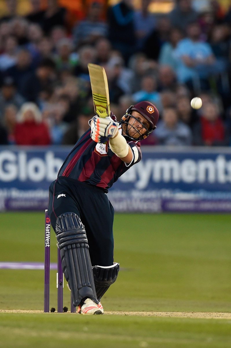 TheCricketerMag's tweet photo. CENTURY FOR WILLEY! 100 from just 40 balls. Fastest century this season and 3rd fastest of #T20Blast history http://t.co/nop8CQPC8x