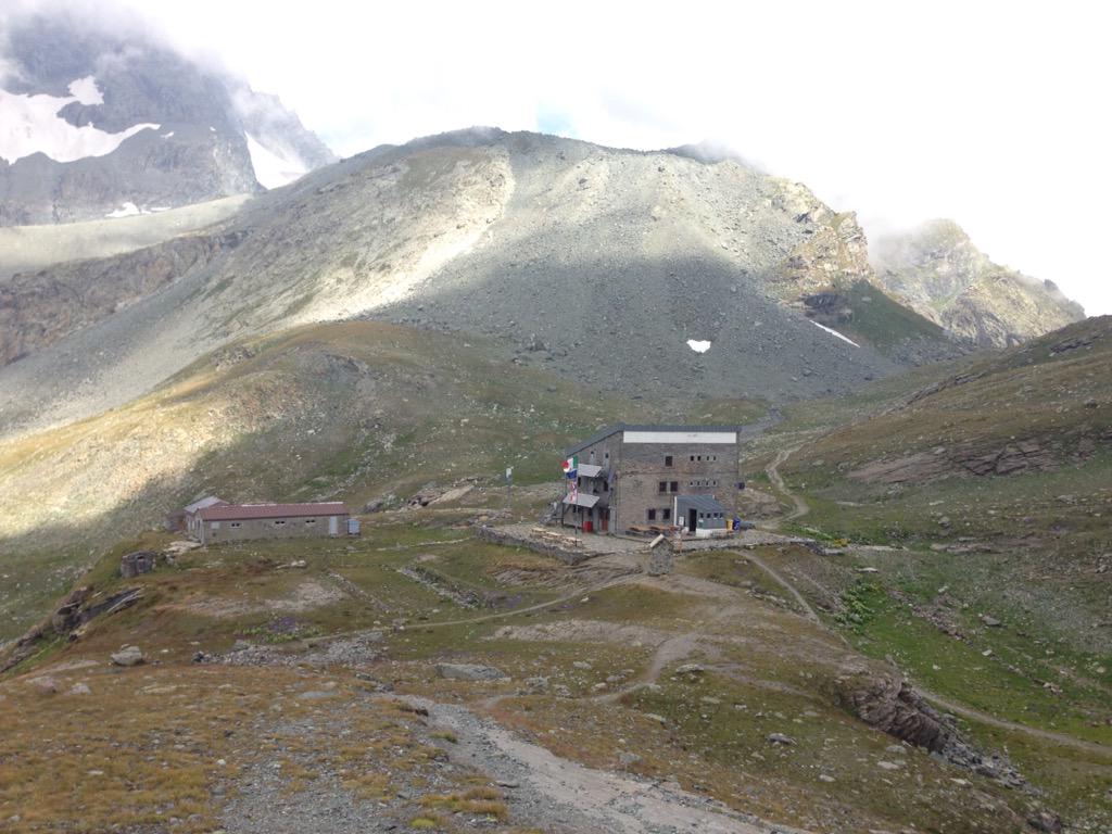 Seri_Bus's tweet photo. #rifugiogastaldi #vallidilanzo @Escursionismoit @MontagnaEstate @sentieridimonta @passionmontagna @APSMONTAGNA http://t.co/wwOqL6n2ZQ