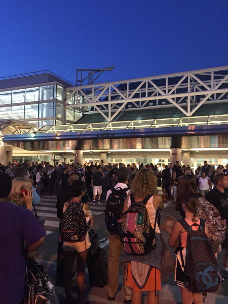 WishDreamRun's tweet photo. My pictures made the news!!! http://t.co/YBbGrxRvY4 #ont #ontarioairport #evacuation http://t.co/z7pIWRd7XJ