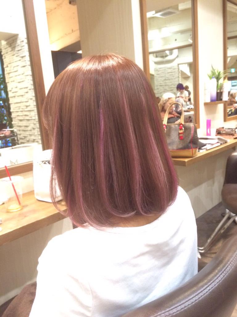 Lapis Sota えれぽん ピーチパールブラウン にピンクメッシュをシールでいれたダブルピンクカラー バッサリボブにしたからカラーは柔らかくね Lapis ピーチカラー ピンクメッシュ シールエクステ Http T Co Vc35fd0uog Twitter