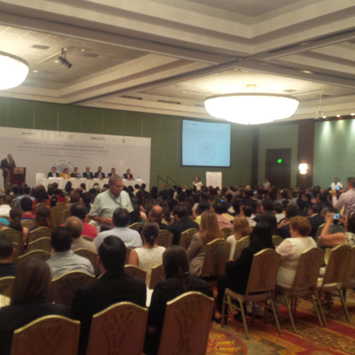 Doany's tweet photo. No me crea a mi, póngale http://t.co/c1eMjWHiF8 y cheque q no cabemos! @dhnet_tv @CNDH @SEGOB_mx #CUU http://t.co/TRCpx6hQDo