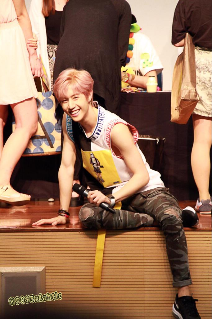 D_Ars852's tweet photo. #GOT7 #JustRight #갓세븐 #딱좋아 #fansign #mark #마크 #청량리 #originalcredit http://t.co/KP39mhCaSp