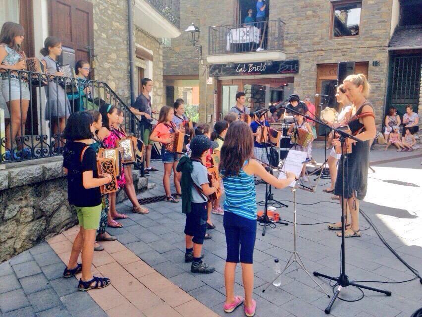 <a href="/BellverCerdanya/">Bellver de Cerdanya</a> acull el 3er Festival #TRAMA, amb actuacions com la <a href="/orques_trama/">Orquestrina Trama</a> laxarxa.com/paiskm0