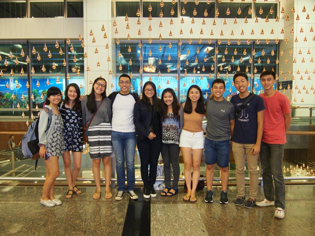 12A13SIOL's tweet photo. Have a safe trip Phyllis! ✈️🇺🇸
(📷 : Abby's camera) http://t.co/mo7pS3ck9f