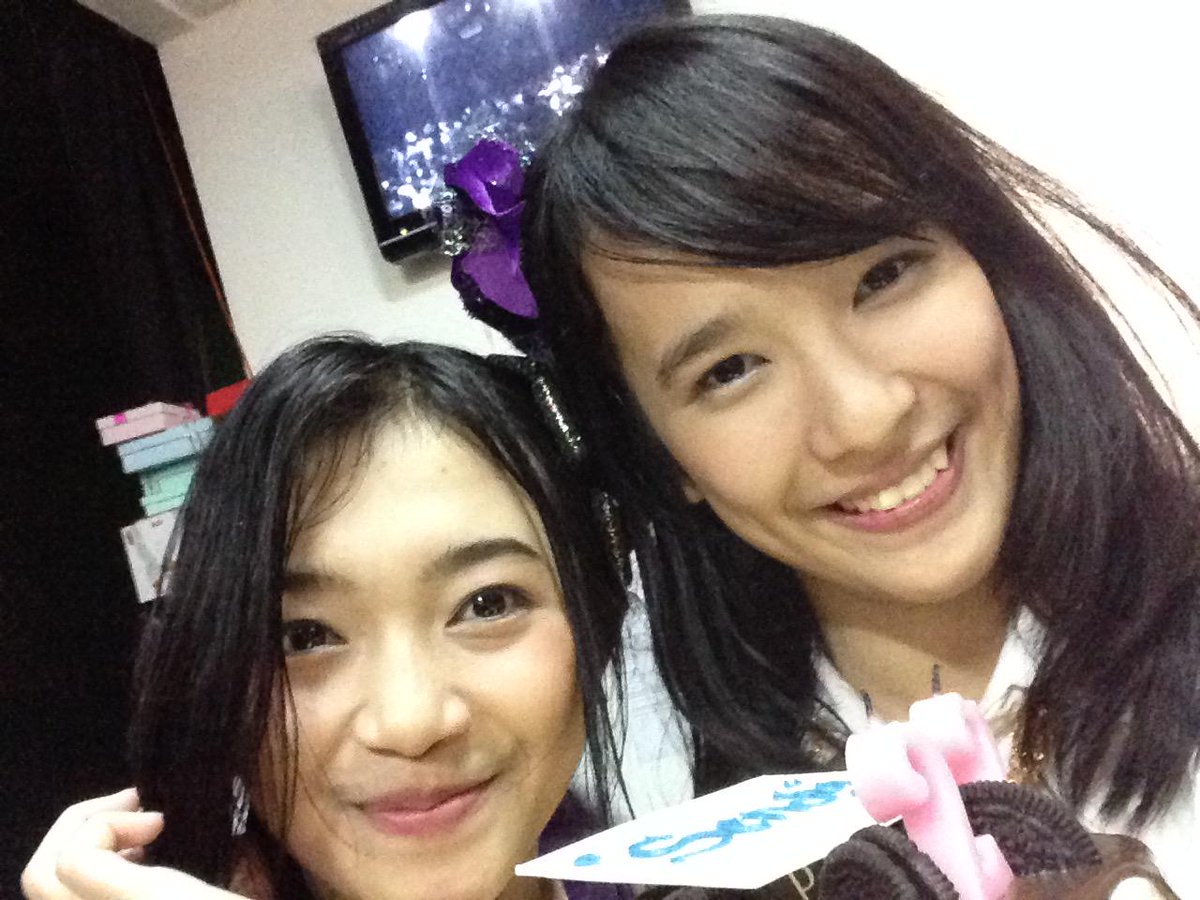bchsr_'s tweet photo. Nih ada foto sama yang ulang taun juga! Gak nyangka nih ya udah 22. Happy Birthday kakak suara emas! @sendyJKT48 http://t.co/zSvz9Uizmv