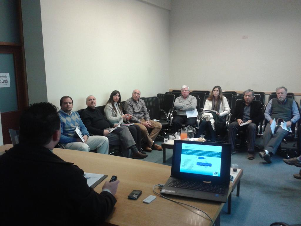 NoeliaOrlando's tweet photo. El #DptoPyMIsUIC trabaja sobre el Radar de Microcompetitividad de las Ind. De Cba - proyecto Made in @UICba http://t.co/lFPSPJqayP