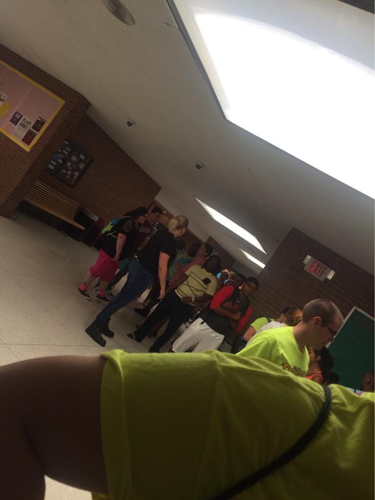 JordanJstorey's tweet photo. Lunch Lines. #SchneiderEmpire #SIURLT15 http://t.co/fNTqawDfDi