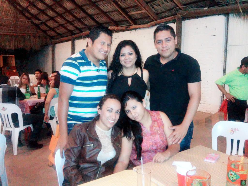 Hay que volver a refrescarse :p 😙😚😜😘 #amigosuniv