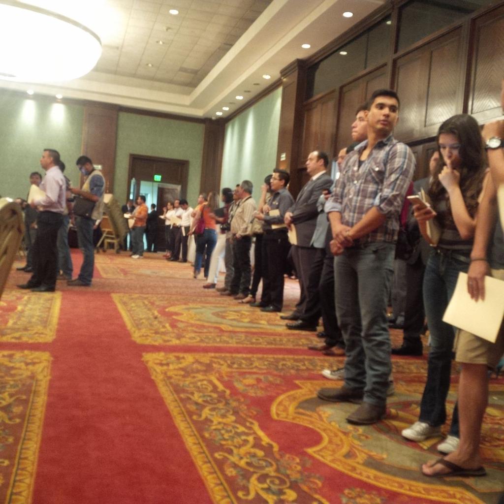 Celestemoralesd's tweet photo. Afortunadamente alcancé asiento porque vale la pena este evento @SEGOB_mx @CNDH  #Chihuahua #administracion http://t.co/xuwJQJbkzg