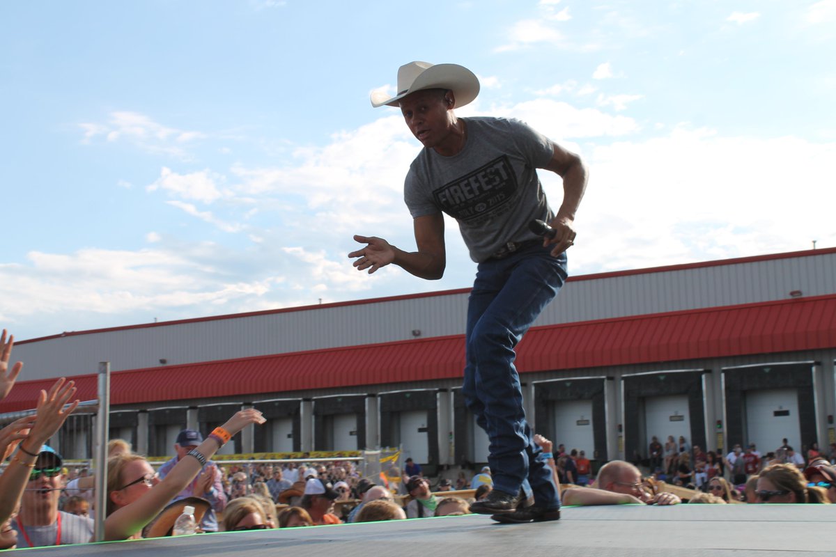 FireFestMN's tweet photo. The #Firefest2015 Photo of the Day with @NealMcCoy! More here: http://t.co/nAMCKRmtOm http://t.co/NmAvTfq4im