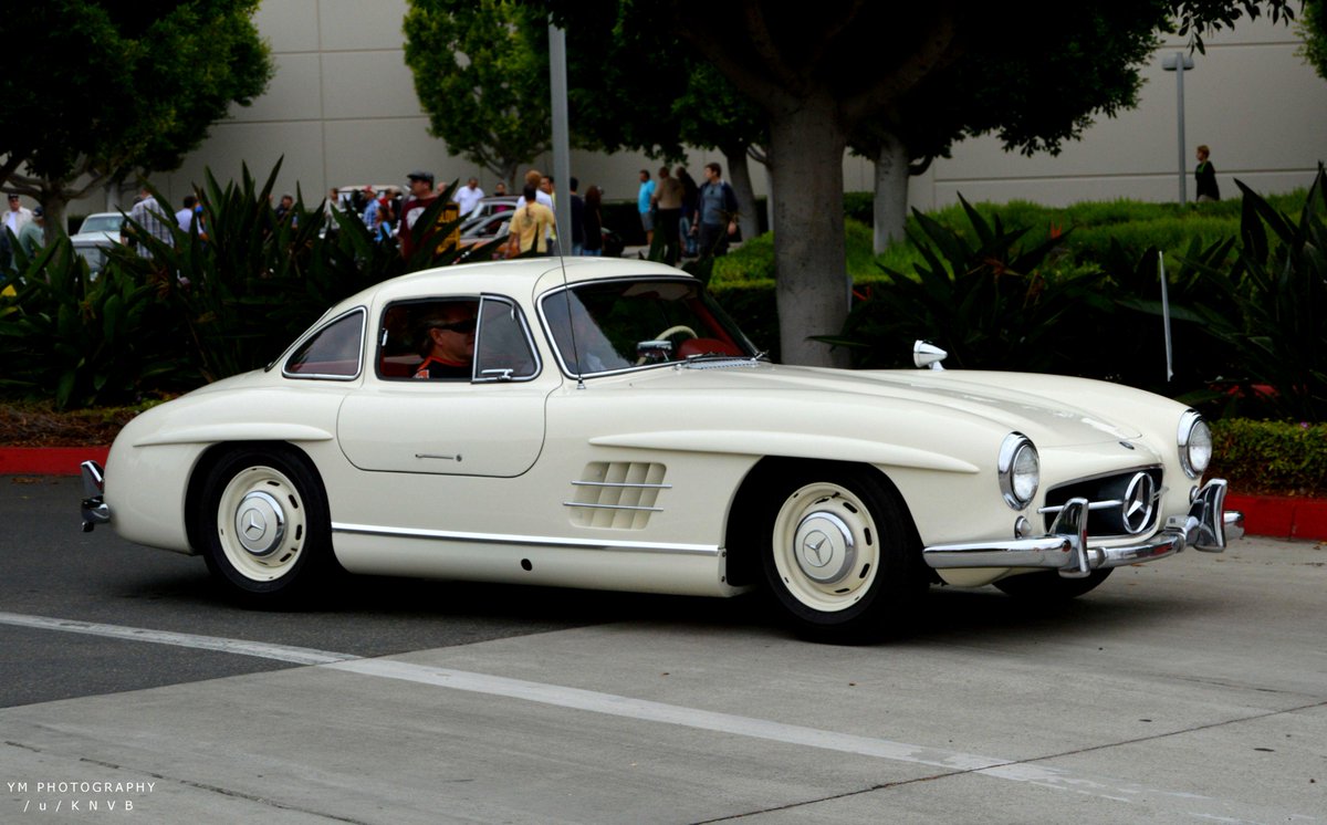 Mercedes 300SL.