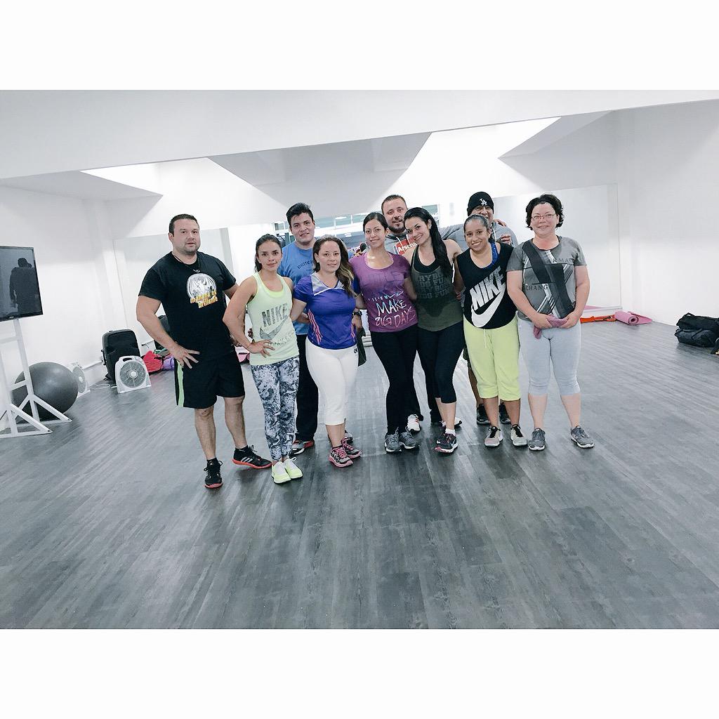 MMayraJimenez's tweet photo. 3era Generación! 🐶👊🏻 #akelsistema #aksystem Nuevas Metas. http://t.co/LozwW7nWXV