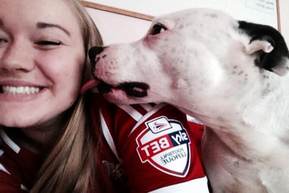 kimnffckim's tweet photo. @AldiUK My daughter Georgia with her Nans' staffie "Buster" As u can see her loves her to bits!
#Win! #PawsomePics http://t.co/SWzSRUwxNK