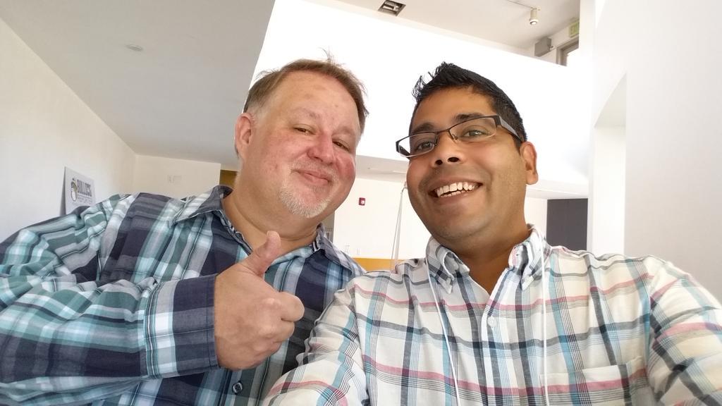 vklakkineni's tweet photo. Good to meet @Steveology in person. He is one of the great content marketer out there! #SFPRSummit #marketing http://t.co/DIUUhIi4ln