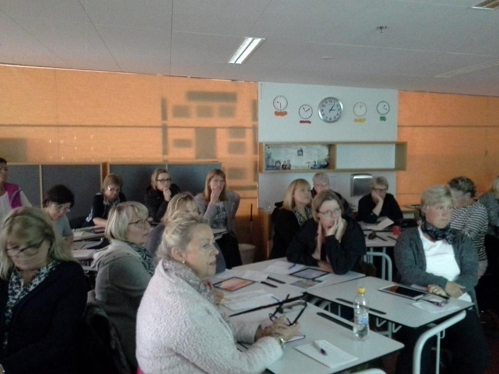 @vogaskoli #haustsmidjur2015 <a href="/iNamskeid/">iNamskeid</a> flottur hópur í Spjaldtölvur á yngstastigi @rakelgmagg <a href="/bjarjons/">Bjarndis Fjola Jonsdottir</a>