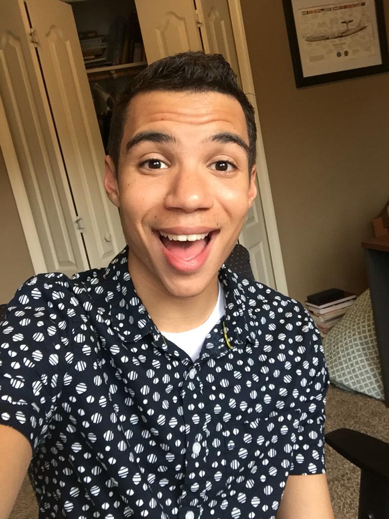 DominatorDerek's tweet image. Hi it's my face