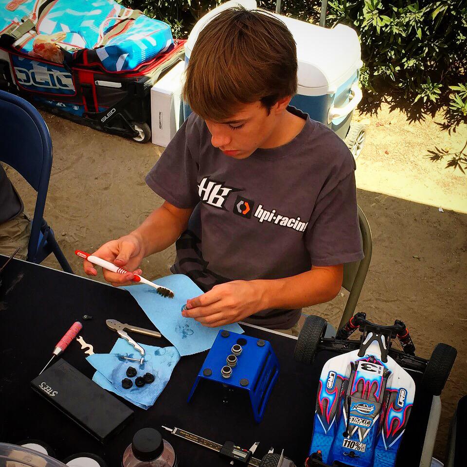 OfficialHBHPI's tweet photo. #HBHPIRacing behind the scenes with #TannerStees - race shocks maintenance time! #EngineeredWithPurpose #HBd413 http://t.co/xbSykXpY5g