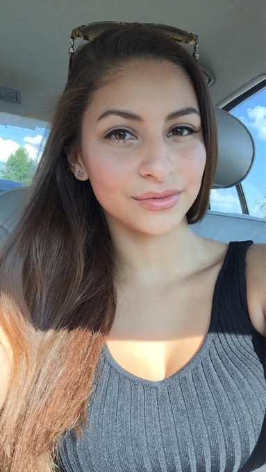 Feeling my make up on this lovely day http://t.co/sX65hDXXgY