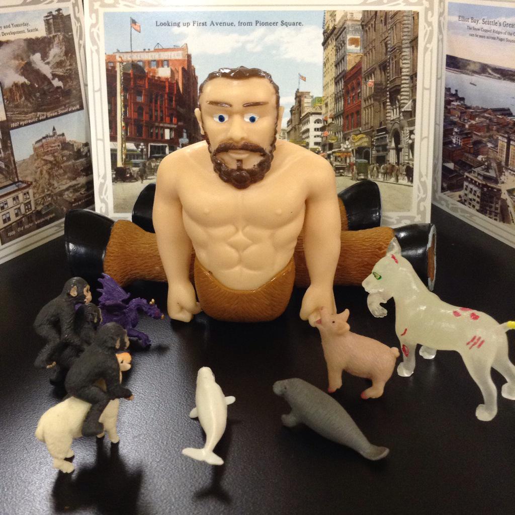 archiestore's tweet photo. One of Handitaur's skills is his historical knowledge. Here he is giving a taur of old Seattle. #handitaur #seattle http://t.co/vkM3L2jn9J