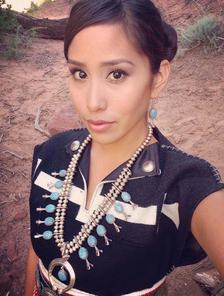 Alishaldavis's tweet image. $30,000 dollars worth of jewelry. #photoshoot #nativemodel
