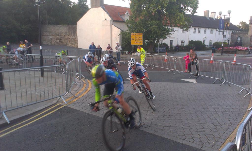 TarlingMatt's tweet photo. Great night's racing in #bishopauckland from @Velo29Eventscom #velo29 Tired just watching these guys flying round http://t.co/2uZlWZZbQU