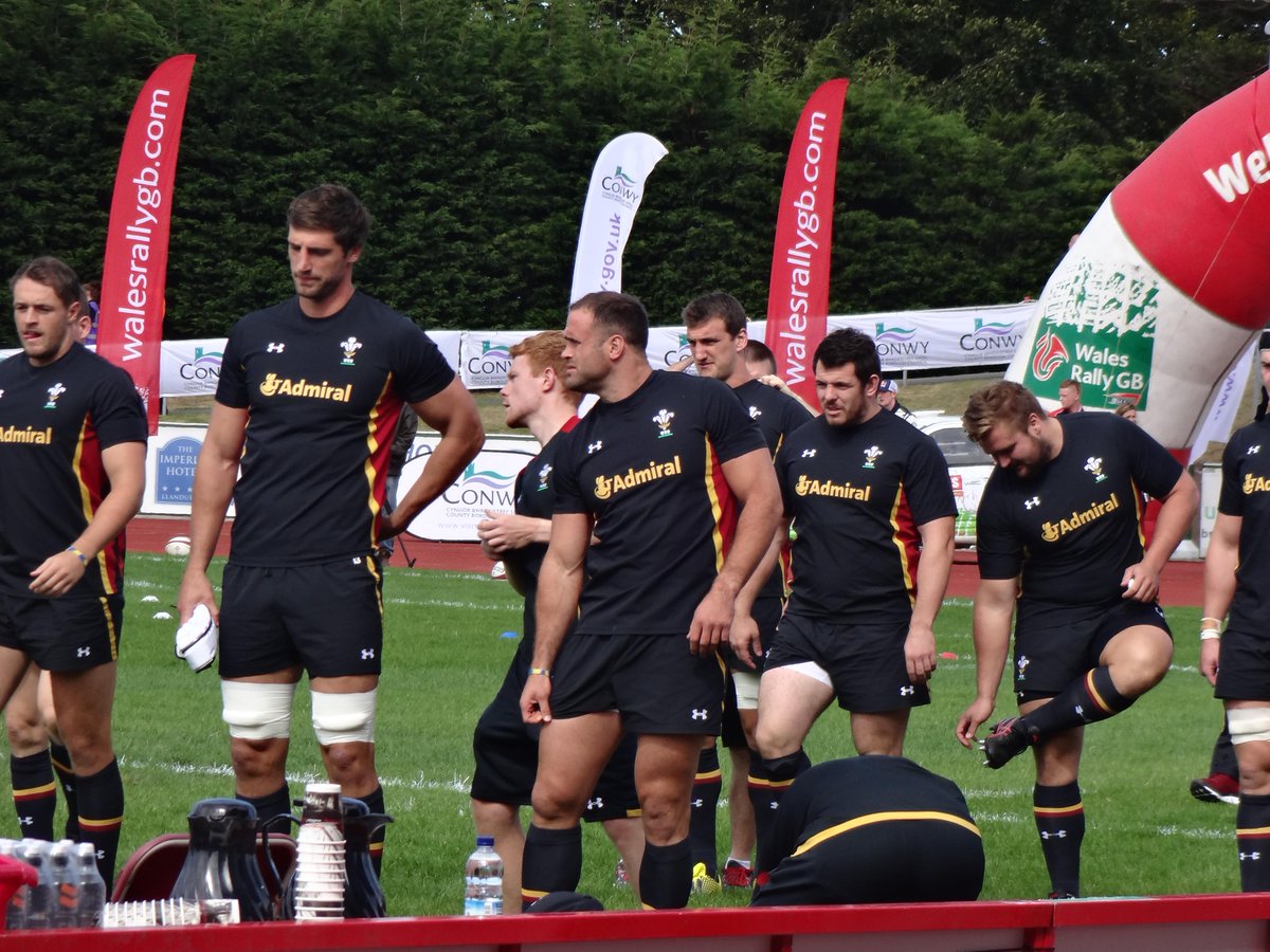 Sarah089's tweet photo. Brilliant day in Colwyn Bay yesterday watching the Wales team train #WRU #Eirias #ColwynBay http://t.co/cMPAh1yElV