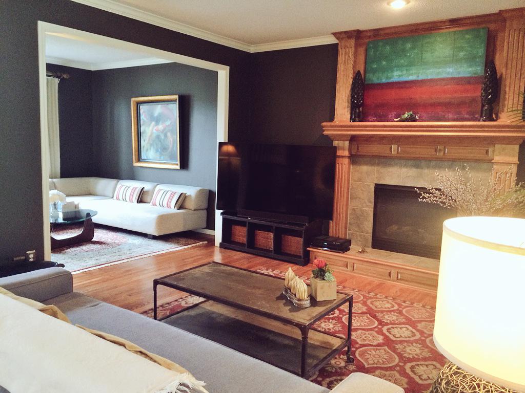 beckybsellskc's tweet photo. #ModernUpdates are motivating #HomeBuyers ~4 showings today! http://t.co/ipYyPVmBfW #HotProperty #realestate #BuyNow http://t.co/eoiPIS8rZh