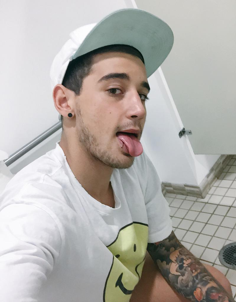 luke_brooks's tweet photo. I want you to know that if I followed you, it happened while I was on the toilet http://t.co/mNSg6vTVvg
