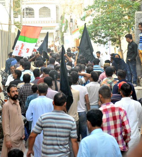 AbbasiMrehan1's tweet photo. Funeral of Martyred #MQM Worker #MuhammadHashim #MQMWantsJustice #JusticeForHashim http://t.co/MpkwbuhLSu