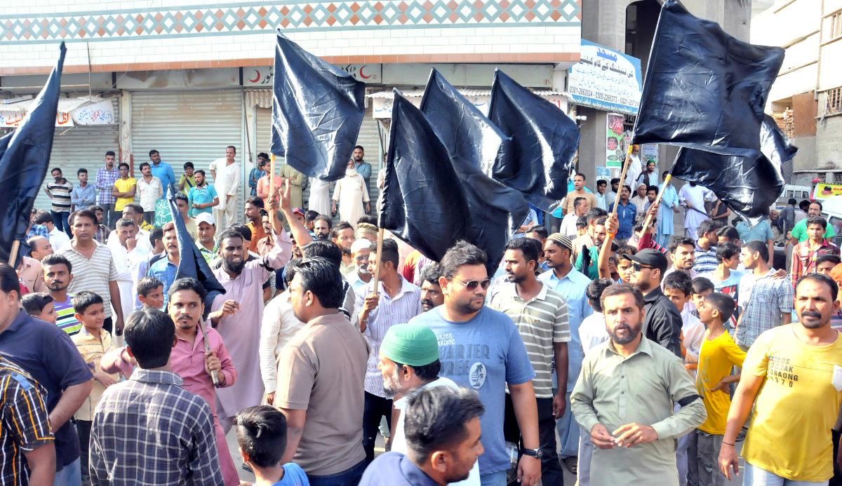 AbbasiMrehan1's tweet photo. Funeral of Martyred #MQM Worker #MuhammadHashim #MQMWantsJustice #JusticeForHashim http://t.co/ly65mgtrTk
