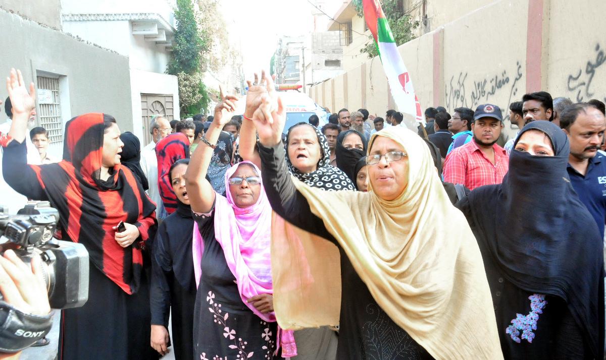 AbbasiMrehan1's tweet photo. Funeral of Martyred #MQM Worker #MuhammadHashim #MQMWantsJustice #JusticeForHashim http://t.co/ly65mgtrTk